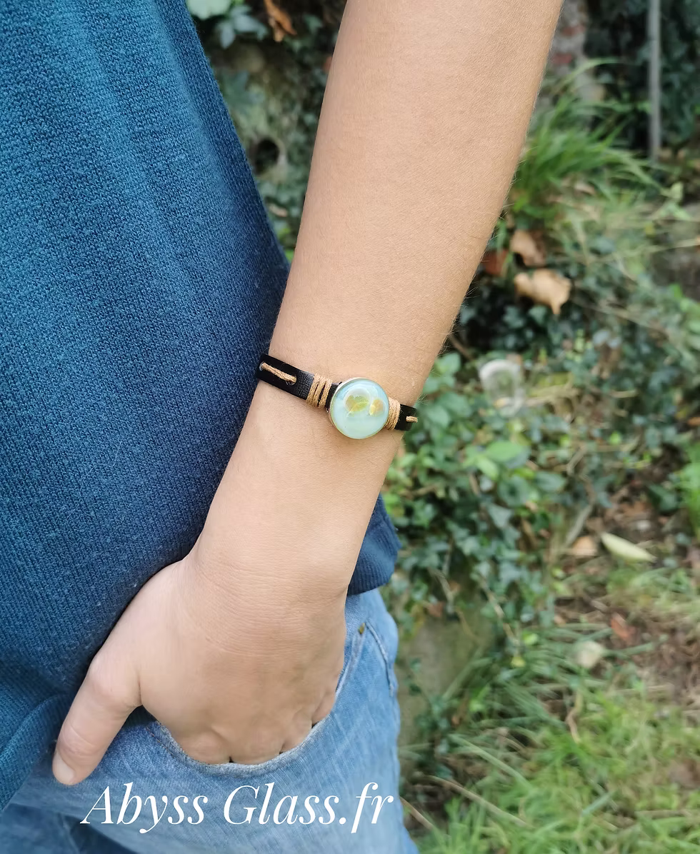 Bracelet cabochon en verre fabriqué à la main "Vert d'eau"